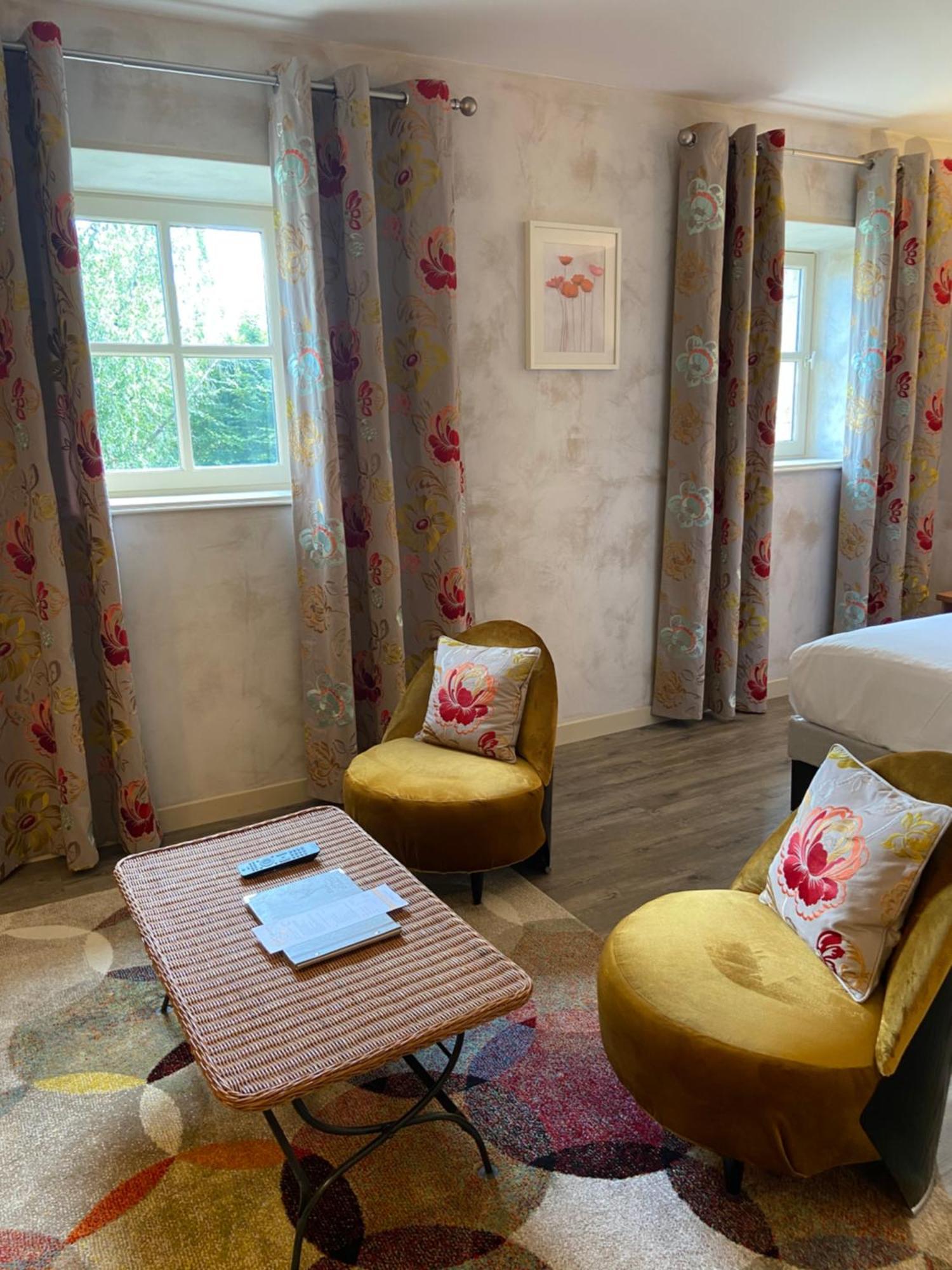 Demeures Et Chateaux L'Abbaye Caladoise - Anciennement Hostellerie Ferme Du Poulet Villefranche-sur-Saône Стая снимка